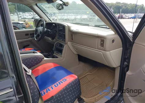 2004 Chevrolet Suburban 1500 Lt z USA, uszkodzony, nr VIN 1GNFK16Z44J180705